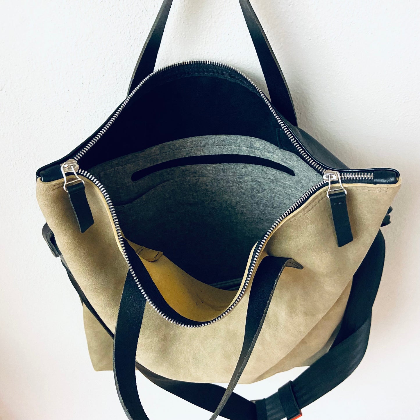 Ackermann Tasche | BELGRAD aus grau-grünem Hirschleder
