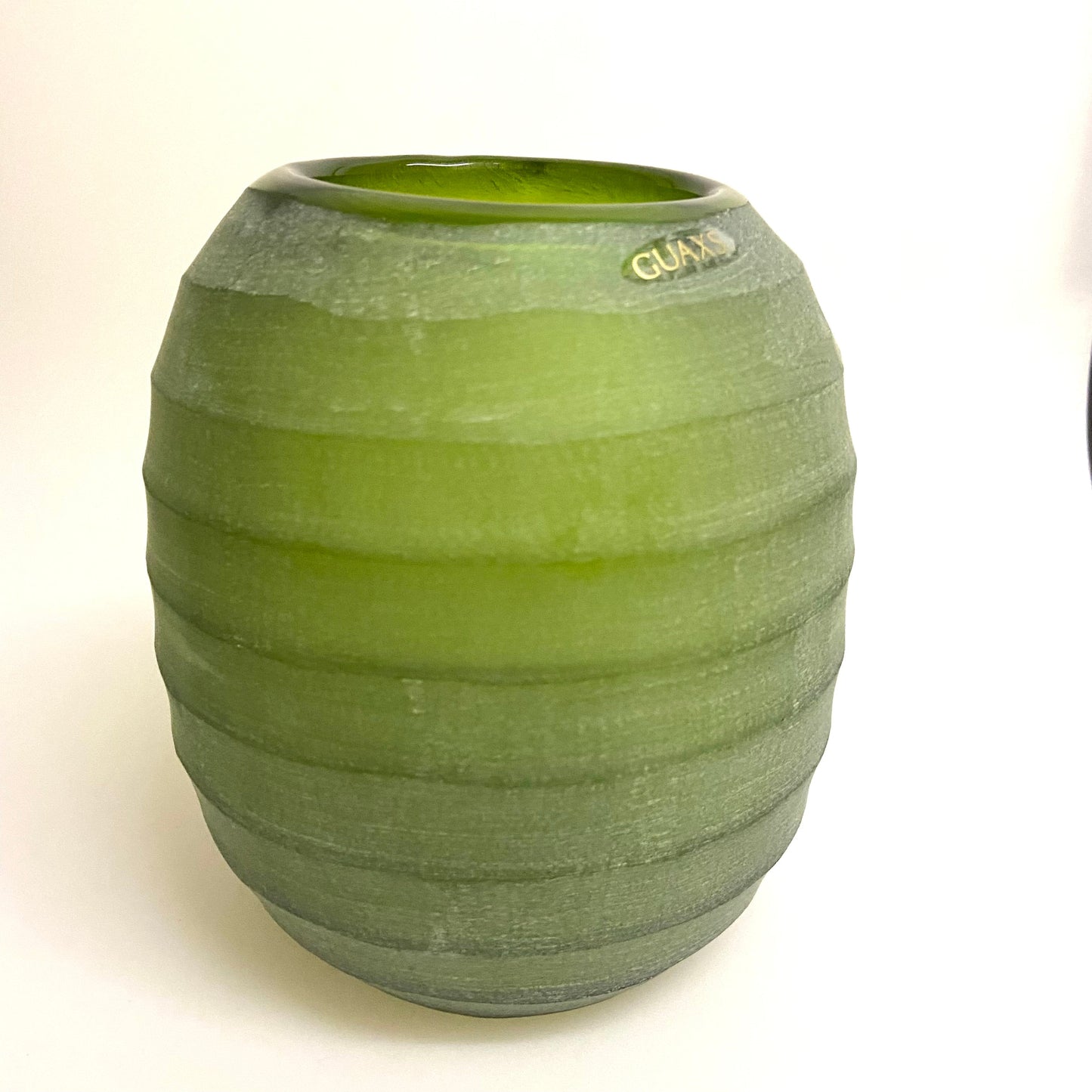 GUAXS Vase | BELLY L in grün | Glas, mundgeblasen und von Hand geschliffen