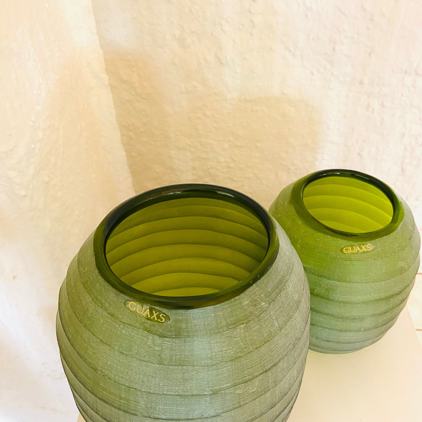 GUAXS Vase | BELLY XL in grün | Glas, mundgeblasen und von Hand geschliffen