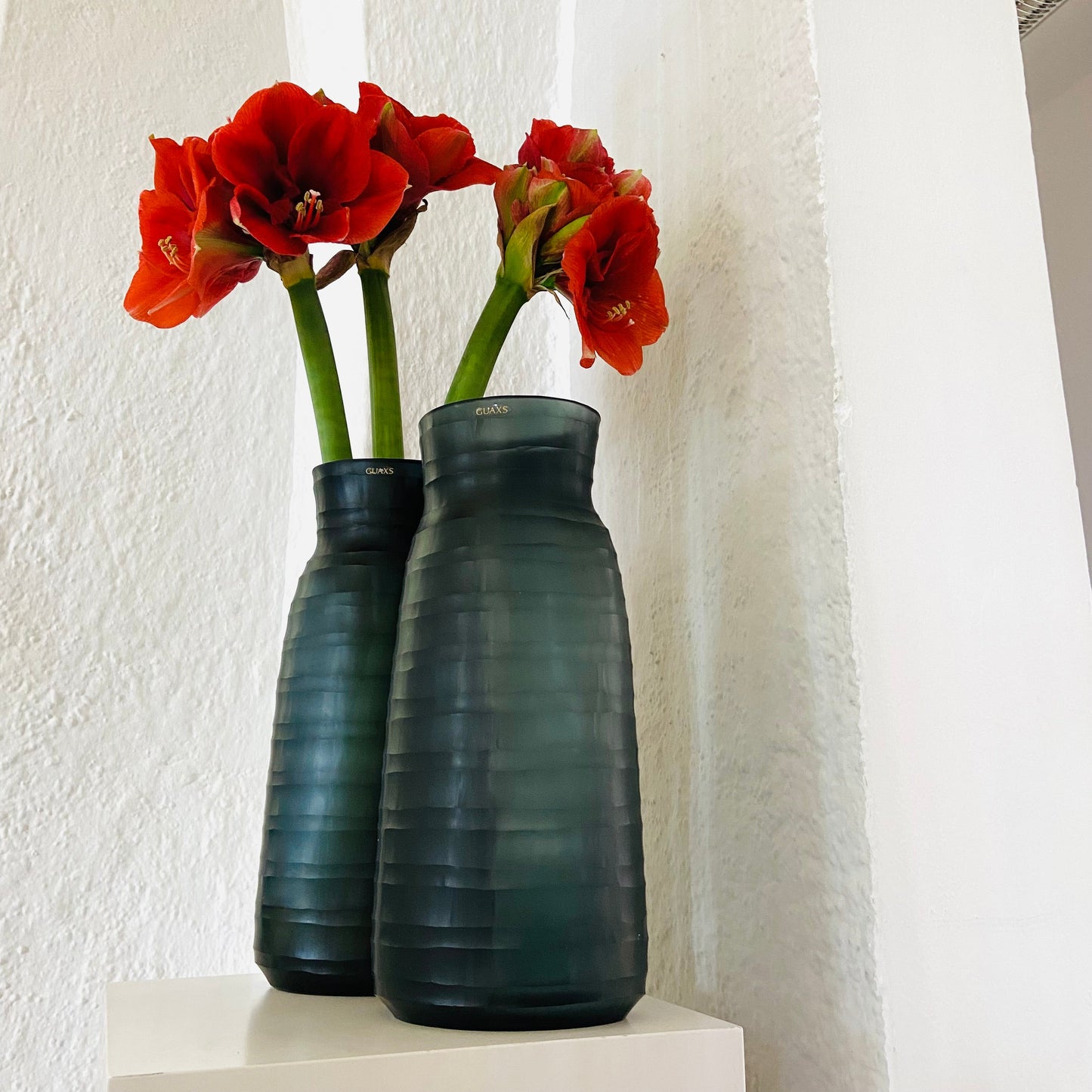 GUAXS Vase | MATHURA TALL - dark indigo | Glas, mundgeblasen und von Hand geschliffen