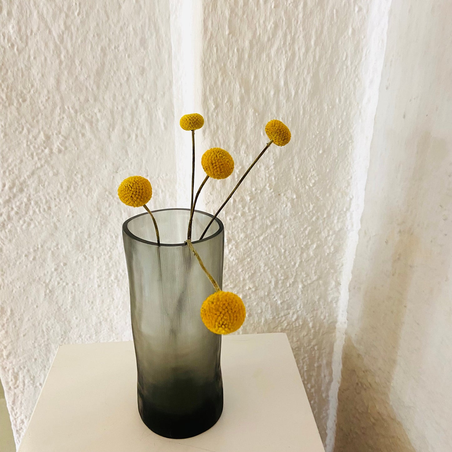GUAXS Vase | TUBE S - hellgrau | Glas, mundgeblasen und von Hand geschliffen