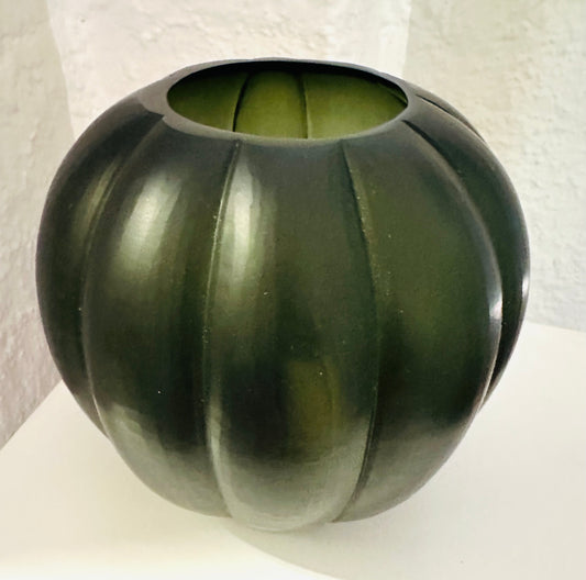 GUAXS  Vase  | LALIBELA M - dunkelgrün | Glas, mundgeblasen und von Hand geschliffen (Kopie) (Kopie)
