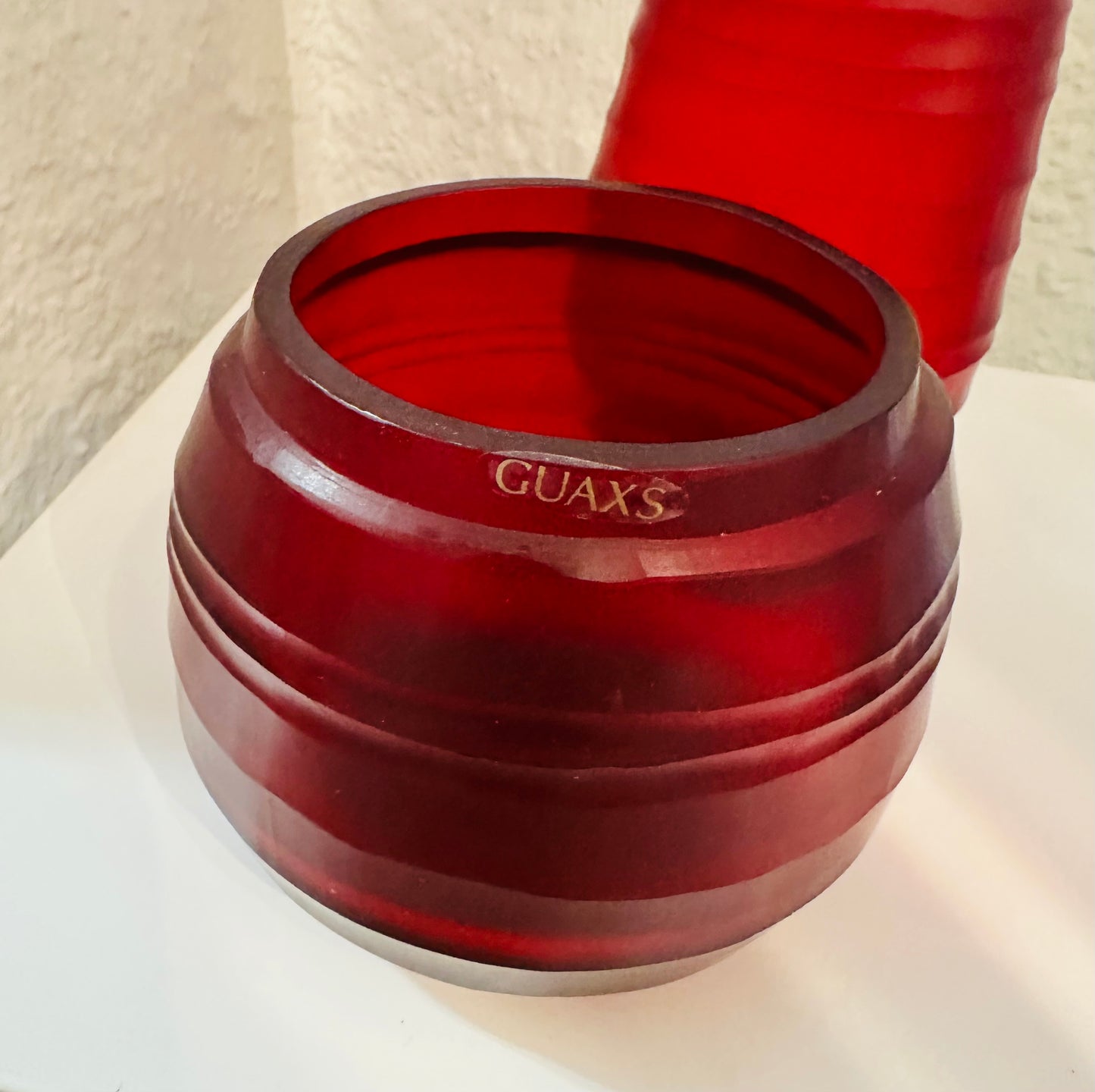 GUAXS  Vasen  | QUILOTTA S RED LATERN  | Glas, mundgeblasen und von Hand geschliffen (Kopie) (Kopie) (Kopie)