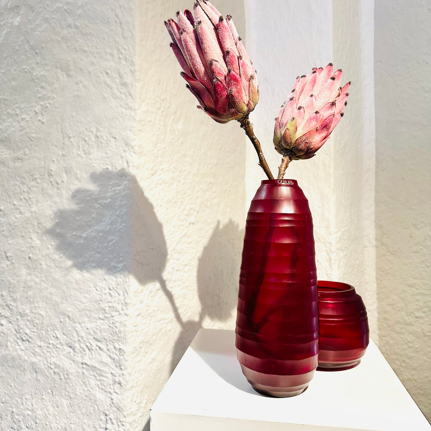 GUAXS  Vasen  | QUILOTTA L RED LATERN  | Glas, mundgeblasen und von Hand geschliffen (Kopie) (Kopie)