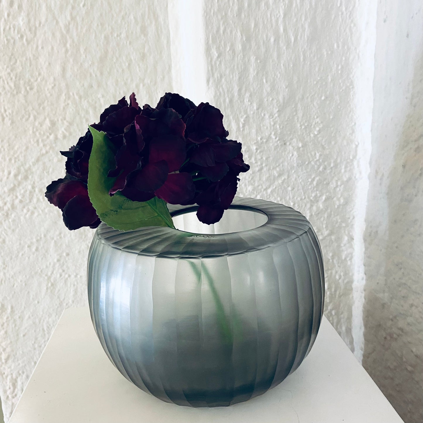 GUAXS  Vase  | MADRAS M - hellgrau | Glas, mundgeblasen und von Hand geschliffen